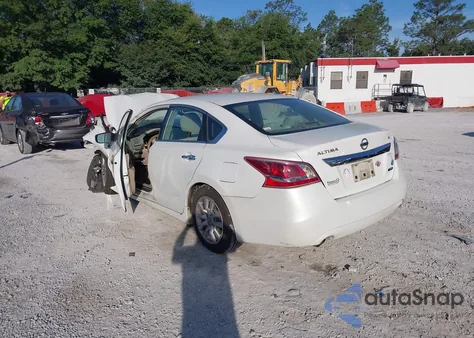 2013 Nissan Altima 2.5 S z USA, uszkodzony, nr VIN 1N4AL3AP5DC115292